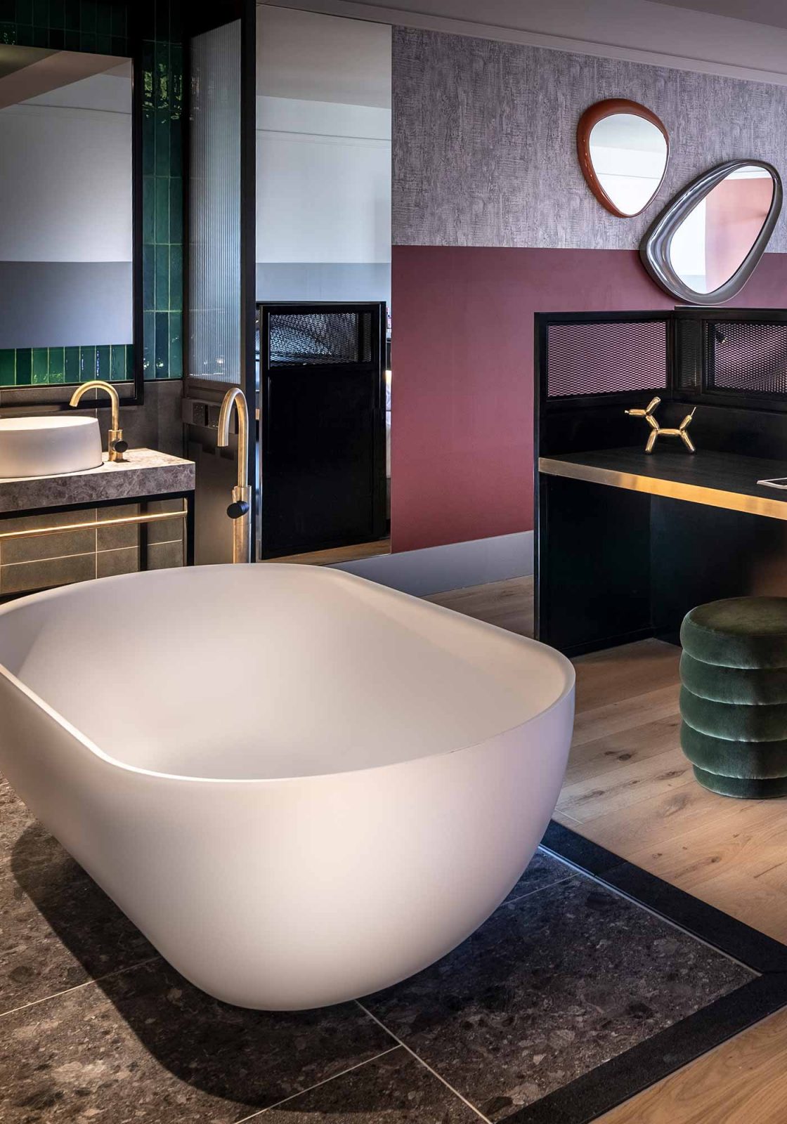 QT Auckland - Junior Suite