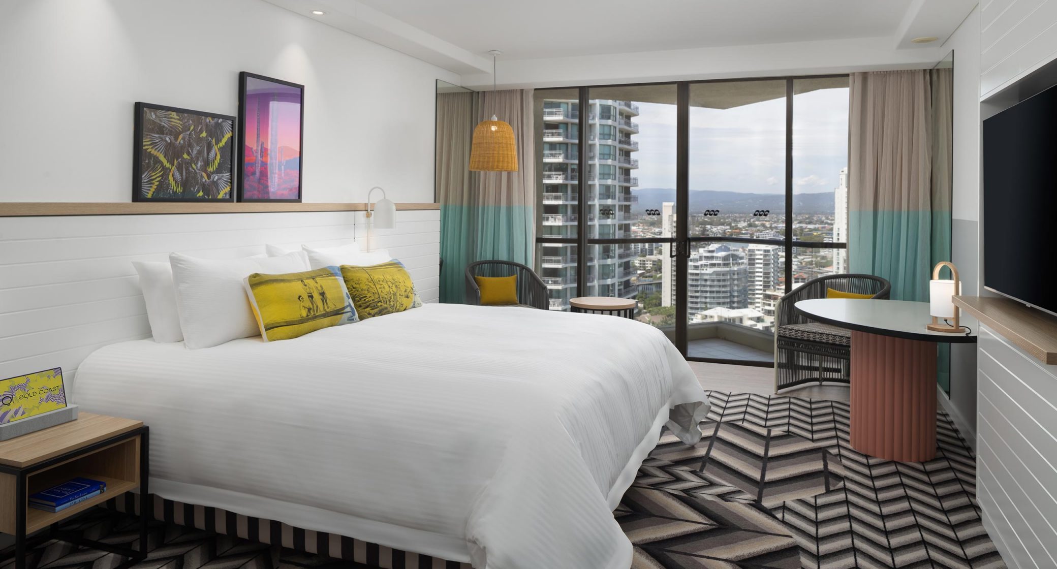 QT Gold Coast - Rooms - City View King