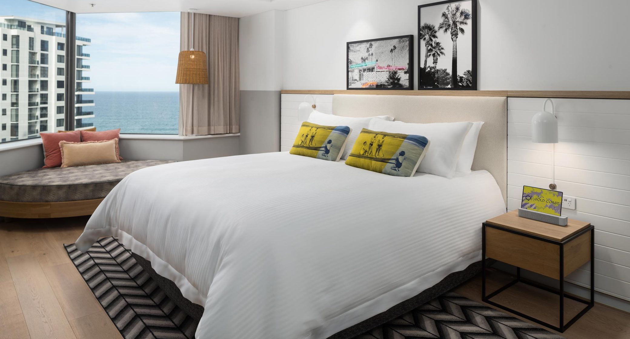 QT Gold Coast - Rooms - Ocean View Suite