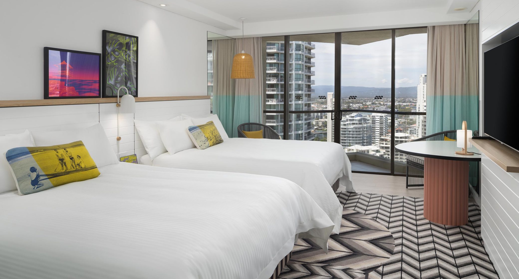 QT Gold Coast - Rooms - City View Twin