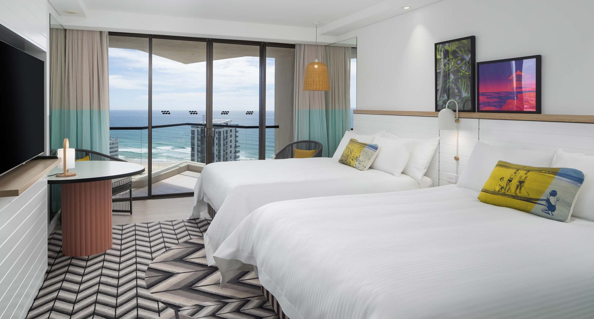 QT Gold Coast - Rooms - Deluxe Ocean View Twin